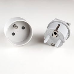 De to dele der indgår i Stikkontakt adapter sæt til Earthing kabler, Danmark