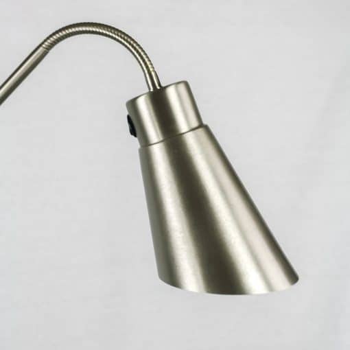 Svanehals og skærm på den EMF-afskærmede gulvlampe Amsterdam