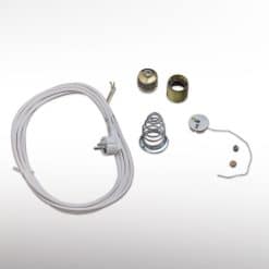 EMF-afskærmet lampesæt til bord- og gulvlampe: 4 m skærmet ledning med Schuko-stik, E27 fatning med topolet trækafbryder og skærmende spiral