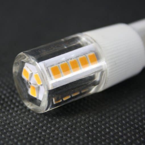 5,5 watt BioLys LED pære fra Biologa-Danell vises tæt på