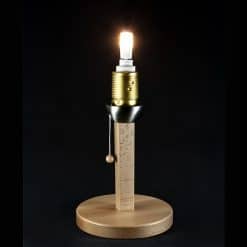 5,5 watt BioLys LED pære G9 når den er tændt på en lampe uden skærm