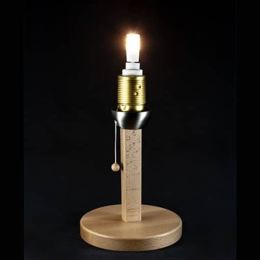 5,5 watt BioLys LED pære G9 når den er tændt på en lampe uden skærm