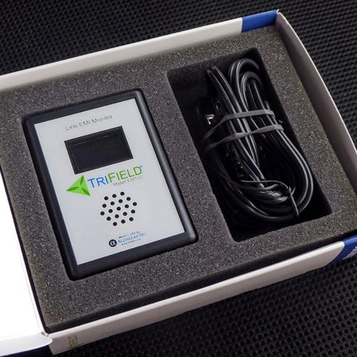 Pakken indeholder Trifield EM100 måler og en flerfunktions strømledning - leveres klar til brug