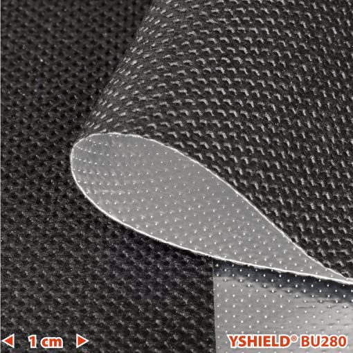 Baldakinmåtte universal (HF) | 250x280 cm | Yshield BU280 5 Nærbillede af BU280 - sort fleece med mikroperforeret aluminiumsfolie på undersiden